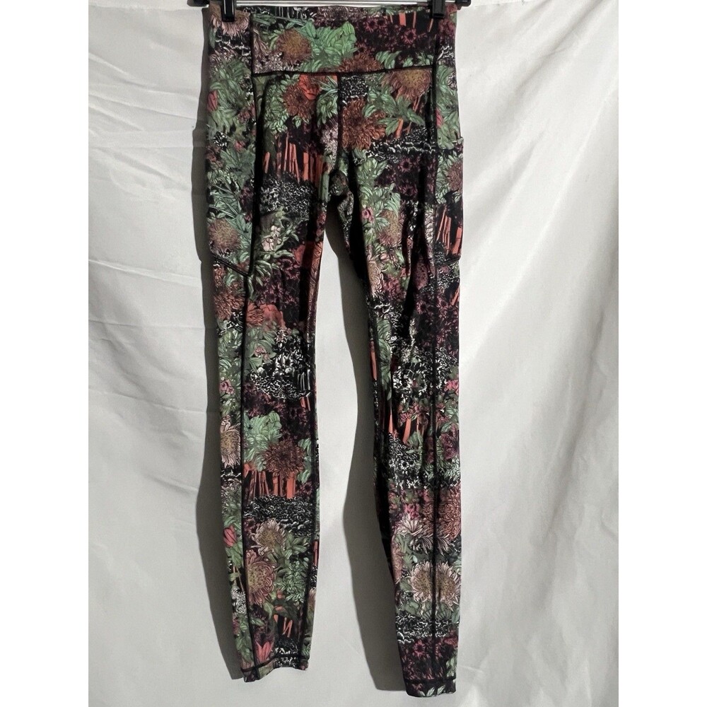 Lululemom High Rise Legging Free to be Wild Size 4 Yoga Athletics Sports Pants